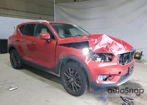 2019 Volvo Xc40 T5 Momentum z USA, uszkodzony, nr VIN YV4162XZ1K2010009
